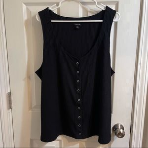 Torrid ribbed tank top with buttons